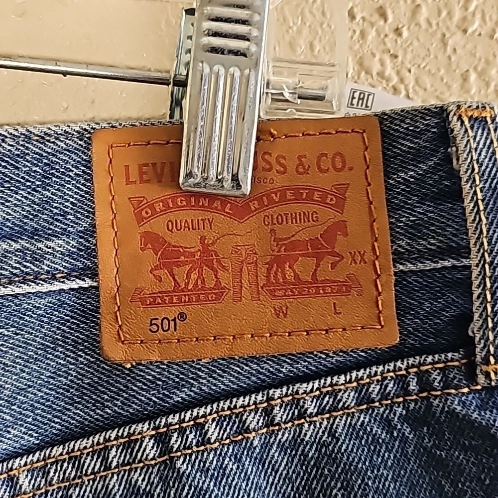 Levi's 501's Denim Shorts Size 32 - Picture 4 of 5